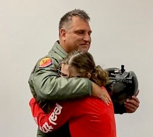 4.3M views · 287 shares | LSR7 middle schooler Lanie Vas didn't think her stepdad could make it to Summit Lakes Middle School for Veterans Day. Then came a surprise visitor. | Lee's Summit R-7 School District | Facebook