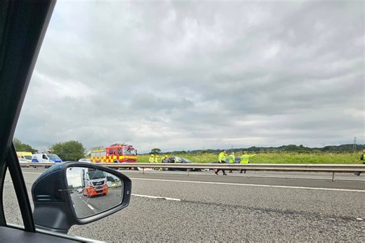 M6 LIVE: Air ambulance lands at crash scene between Preston and Lancaster