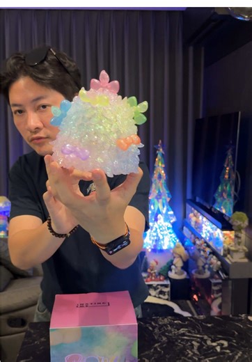 Unboxing CLUB Exclusive BOWY 'Prisma' Figurine