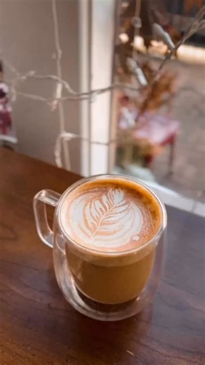 It’s the last day of 2025 - the menu looks great, 2026 looks bright, shiny and new, and we can’t wait to spend it with you! 💜 We will be open 7-4 today💜 𝐵𝓇𝑒𝒶𝓀𝒻𝒶𝓈𝓉 𝑀𝑒𝓃𝓊 Acai bowls Greek yogurt bowls Cream cheese danishes Chocolate chip scones Plain bagels Everything bagels Garden herb bagels Bacon quiche Santa Fe corn and bean quiche Orange cranberry roll Cinnamon roll 𝒮𝓌𝑒𝑒𝓉𝓈 𝑀𝑒𝓃𝓊 Black velvet cupcakes Double Vanilla cupcakes Honey pistachio cupcakes Gingerbread cookies P