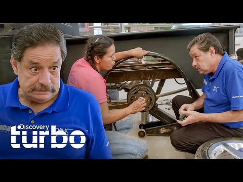 Martín gets a huge surprise when he meets his new mechanic | Mexicánicos | Discovery Turbo