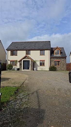 your property | our passion Four Bedroom Detached House For Sale in Crundale #Pembrokeshire with #popularmove #estateagent Find out more at Popularmove.co.uk #popularmove #movinghome #villagelocation #detachedhomes | Popular Move Estate Agents