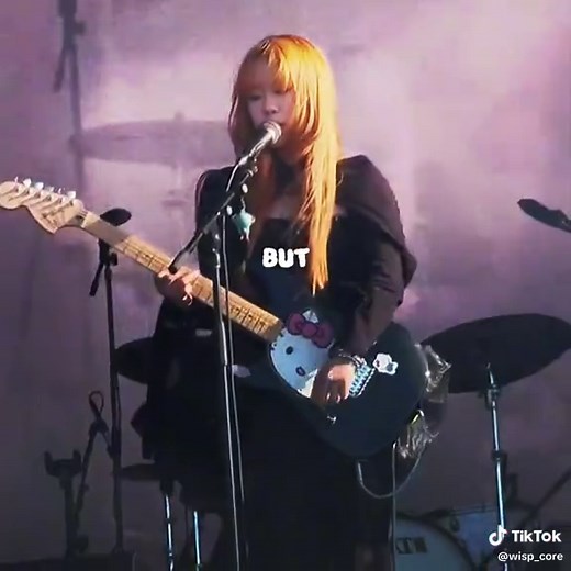 Experience the Shoegaze Sound at a Real Concert