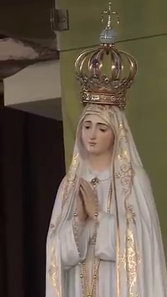 As the Church celebrates the feast of Our Lady of Fatima, we recall Pope Francis' prayer at her shrine in Portugal on 13 May 2017. | Vatican News