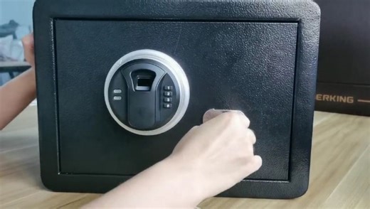 Watch How to use the emergency key to open the safe on Amazon Live