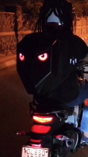 Led Display Shoulder Bag For Bikers With Bluetooth Connectivity #amazon #amazonaffiliatemarketingamzon #amzonfinds #amazonfashion #amazonbags #bag Product Link: https://amzn.to/3SFVCGZ