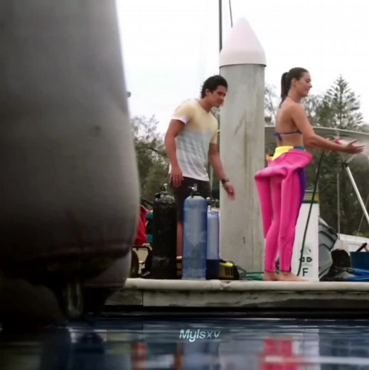 -🧜🏽‍♀️ #makomermaids #h2o #h2ojustaddwater #moon #moonmagic #mermaid #mako #fyp #fyp #fyp