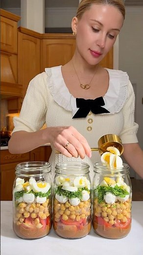 🔥 This Tastes INCREDIBLE! Chickpea Caprese in a Jar I Make on Repeat