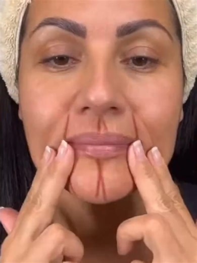 Revolutionary Age-Defying Lift and Firm Cream