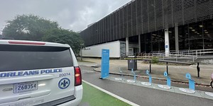 Man shot dead on steps of New Orleans Main Library