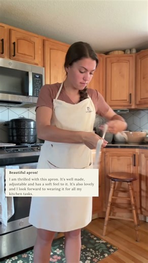 My short torso loves this adjustable apron! #homesteadkitchen #apron #kitchenhacks