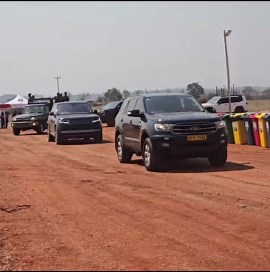 Cars Zimbabwe on Instagram: "The Hardest Presidential motorcade in Africa 🙌🙌🙌🇿🇼🇿🇼🇿🇼 #carzofzw #explorepage #zimbabwe #mercedesamg #Mercedesbenz #ford #fordrangerraptor #raptorv6 #ford #rangerover #fyp"