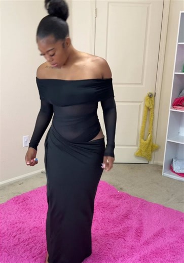 Girl yes you was wearing it wrong..and now that I look back at the picture I was still wearing it wrong