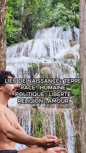 Nous avons été divisés par les frontières, les croyances, les idées. Mais avant tous les drapeaux, toutes les couleurs et toutes les histoires, Nous étions — et sommes encore — les enfants du même monde. Un cœur qui bat. Un souffle. Une conscience. Et si nous nous souvenions de cela, rien ne pourrait nous séparer. 💝 Commente "CADEAU" pour recevoir toutes les infos sur ma prochaine retraite "MOUVEMENT D’AMOUR" de 7 jours au Maroc, avec un code promo pour noël. Tu recevras aussi 3 formations offe