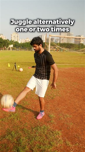 2 Easy and Simple Juggling Tips For Beginners! #football #share #reels #tips #tutorial #coaching