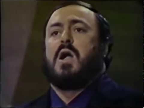 Luciano Pavarotti and John Wustman perform Per La Gloria.