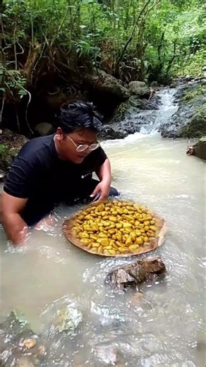 gold rush in the Lukulo River #gold #goldmining#golddiscovery