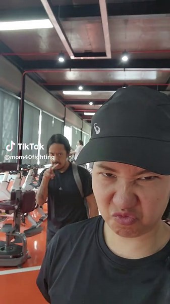 เมื่อบ่นกับลุงว่าอยากผอม ลุงเลยเล่นใหญ่สมัครฟิตเนสให้เบาๆ แค่ปีครึ่งเอ๊งงง T_T #อยากผอม #ฟิตเนส #ออกกําลังกาย #อายุ40แล้วไง #ลดความอ้วน