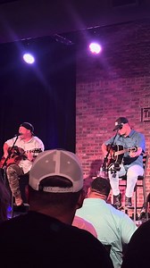 Adam Craig -“Why Can’t She” #country #music #countrymusic #countrymusicorigins | Country Music Origins