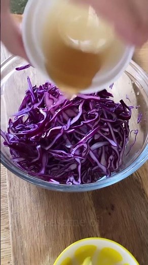 Red cabbage and Nori simple salad