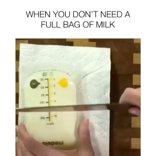 13K views · 15 reactions | This is a great hack in case you don’t need all the milk from a large frozen bag. 朗TIP: use a large knife, slice the milk bag in portions. Divide it into ‘use now’ portion for defrosting and ‘use later’ for back into freezer | MilkyMakers | Facebook