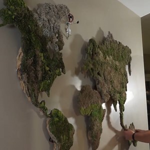 Building a huge wall map complete with LEDs to represent cities 🗺 😎 | UNILAD Tech