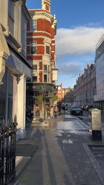 Marylebone Pub Crawl: Explore 10 Charming Pubs in One Afternoon