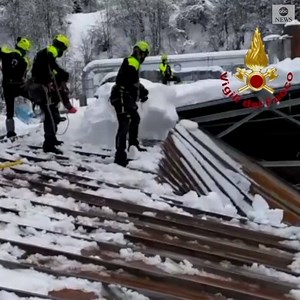Cleanup efforts were underway as firefighters cleared heavy snow in the Perugia and Prato Carnico regions in Italy, including from the rooftop of a warehouse that partially collapsed. https://abcn.ws/35n99ey | ABC News