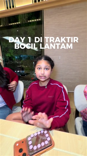 Orang have beli minumnya cuma 2 😩 untung makananya enak semua 🙂 | sarah