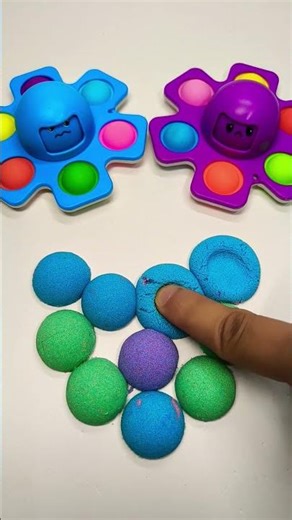 Kineticsand Heart Pop it Fidget Asmr! #satisfying #popit #kineticsand #shorts
