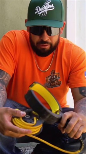 5.6K views · 46 reactions | The RIDGID SR-20 Locator protects you from hitting gas lines before excavation. @highspeedrooterplumbing shows how he uses this tool on the jobsite. With this Locator, you'll be able to trace any frequency from 10 Hz to 35 kHz. #RIDGID #RIDGIDTools #DiagnosticTools #PlumbingTools #Plumber | RIDGID Tools | Facebook