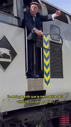 96K views · 161 reactions | Échange du symbole de passage entre le conducteur et l’ouvrier | Le Coin des Curieux | Facebook