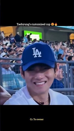 Taehyung got that customised cap for his first pitch😍🔥