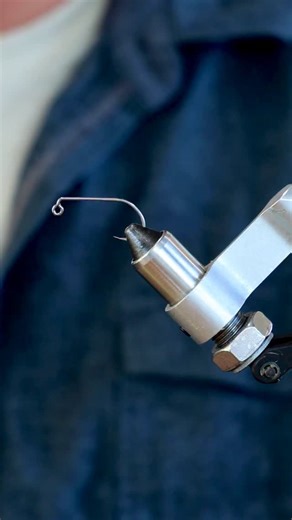 A perfect Shrimp Fly for Redfish. This thing has great movement and keels right everytime courtesy of the Ahrex Jig Hook. Weight as heavy or light as you need for your fishery. Tied by @sumlinvisuals Recipe: - Size 4 Ahrex SA254 Saltwater Jig Hook - Large Brass Dumbbell eyes - Easy Shrimp Eyes - Marabou - Crystal Flash - EP 1.5” Foxy Brush - Space Coast Micro Barred Legs - EP Bunny Brush | Space Coast Flies