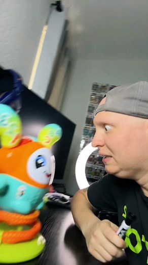 I drew eyebrows on with the toy #comedy #gamer #funny #relatable #skit