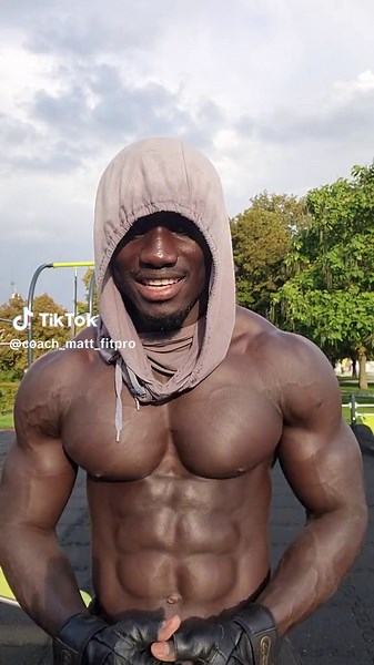 Meilleurs exercices pour débutants et débutantes: Comment développer tes pectoraux en 1 mois