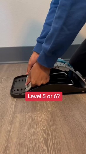 Letting people try our Chiro Board 😌 #chiroboard #crunch #back #satisfying