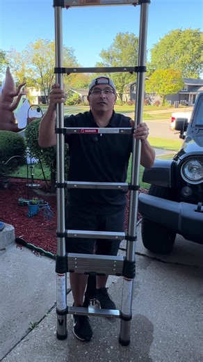 Lightweight collapsible ladder @TOPWIRE USA #homeimprovement #diy #diyproject #construction #ladder