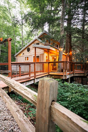 Cozy Treehouse Getaway in Hocking Hills, Ohio
