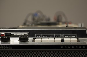 The 10 Greatest Audiobook Narrators: An Insomniac's Guide