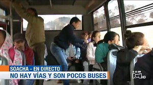 Acompañamos a los habitantes de Altos de la Florida en Soacha para evidenciar el problema de transporte al que se enfrentan a diario La duras trochas que solo pueden ser superadas por vehículos de transporte informal y algunos buses legales | Noticias RCN