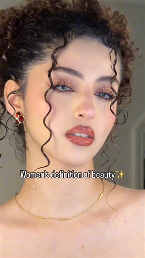 ‎شذى / shada alnaas‎ on Instagram: "Women’s definition of beauty vs men’s Which one is your pick? #makeup #makeuptutorial #america #eyemakeup #feminism #feminist"