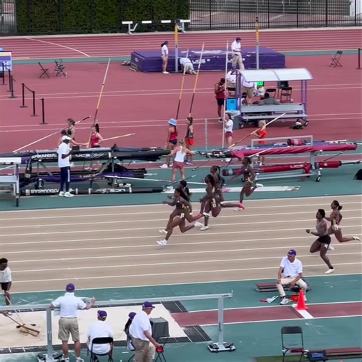 476K views · 2.7K reactions | Hobbs & Ofili go 1-2 in the women’s 100m invitational! ‍ 磊 Aleia Hobbs - 10.777 (+2.2 m/s) 賂 Favour Ofili - 10.779 #GeauxTigers |  lsul.su/lsuinviteLR24 | LSU Track & Field | Facebook