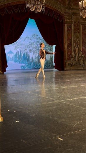 Dancing the last show of Nutcracker this season @bayerischesstaatsballett choreographed by the legendary John Neumeier 💎 Love adding difficulty to this version and enjoying the challenge of dancing it with John and my mother in the audience. Julian MacKay @topfans Nicholas MacKay | Julian MacKay