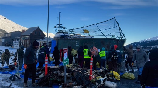 Saturday in #Alaska: Shout out to Dive_alaska & the ~100 ppl who braved the wind to clean the Whittier Harbor. Volunteer divers pulled up over 1,000 lbs of trash: batteries, boat parts, buoys, shrimp pots, cell phones…& lots of sunglasses. Co-sponsors: Ocean Conservancy Whittier Parks & Recreation Prince William Sound Stewardship Foundation | Alaska Magazine