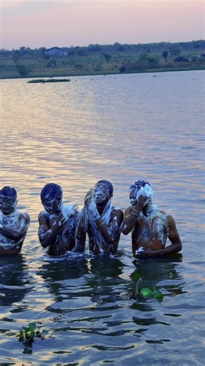 Cross over cleaning soap 🧼 bye to poverty #trendingvideos #viraltiktok