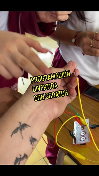 ¡Voleibol interactivo con Scratch y Makey Makey!