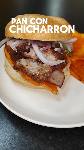 Receta de Pan con Chicharrón - Delicioso Desayuno Peruano