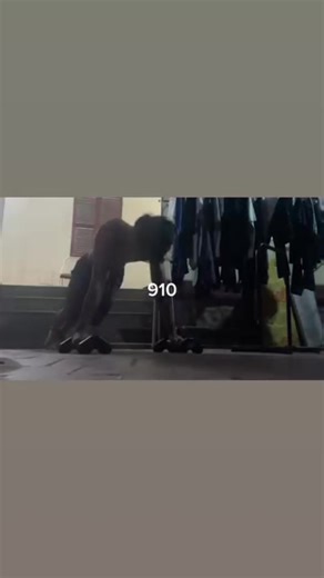 Achieve 1000 Push-Ups a Day by 2025