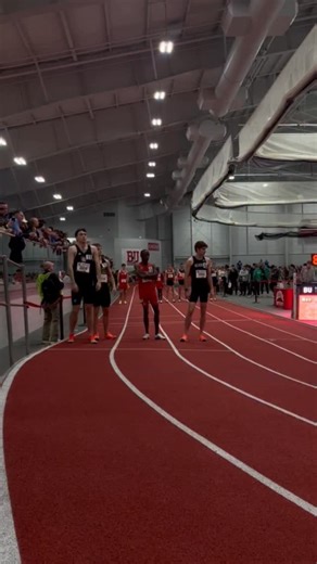 robin lefebvre on Instagram: "3:55.85 indoor Mile at 19 years old Quebec U23 record + 3rd performance all-time⚜️ New 1500m PB (3:40.76) Bring it on 🔥 📸 @andy.manzi @kosukemedia 🎥 @sienna_rubi0 @eloic_millette #trackandfield #distanceRunner #miler #miletime #sub4"